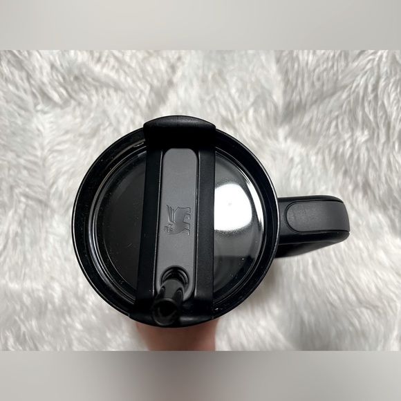 BNWT Stanley Quencher 2.0 Tumbler 30oz in Black - Picture 2 of 3